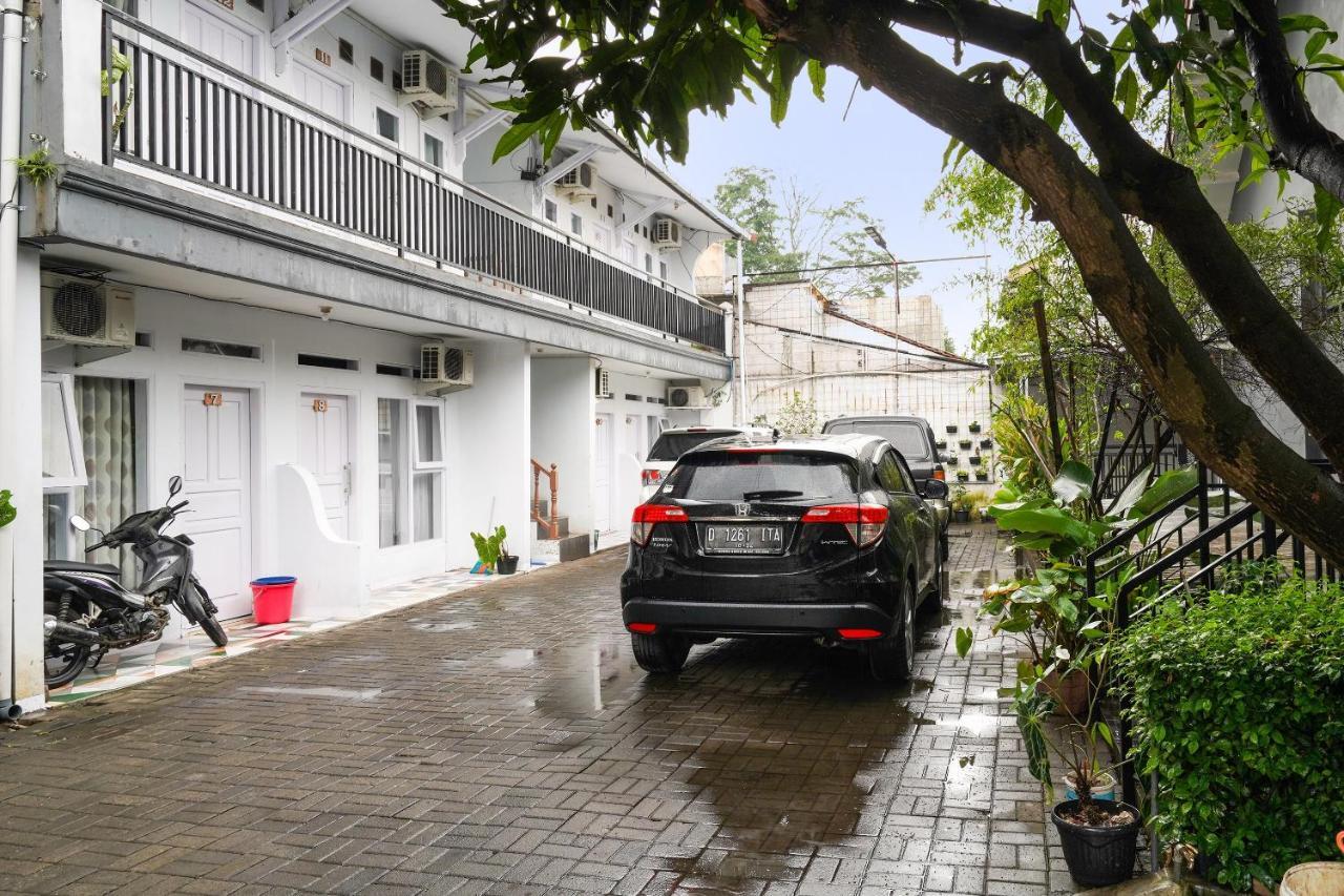 Oyo 91561 Gandhi Hotel บันดุง ภายนอก รูปภาพ