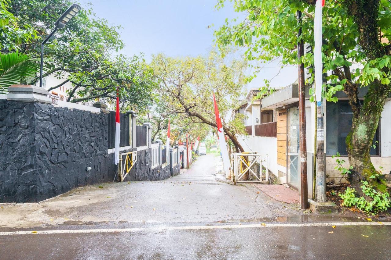 Oyo 91561 Gandhi Hotel บันดุง ภายนอก รูปภาพ