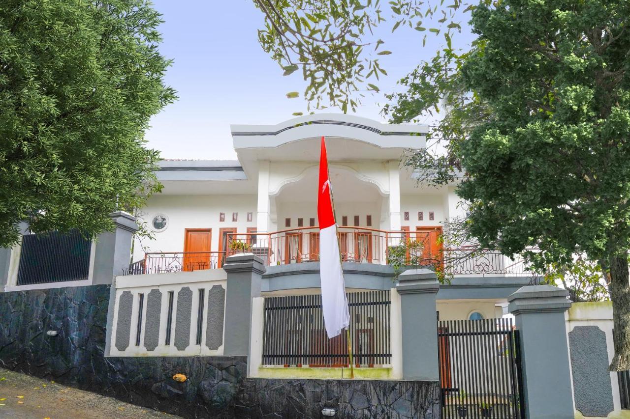 Oyo 91561 Gandhi Hotel บันดุง ภายนอก รูปภาพ