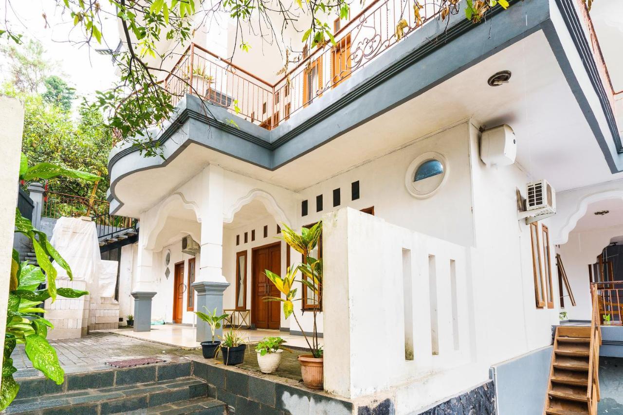 Oyo 91561 Gandhi Hotel บันดุง ภายนอก รูปภาพ