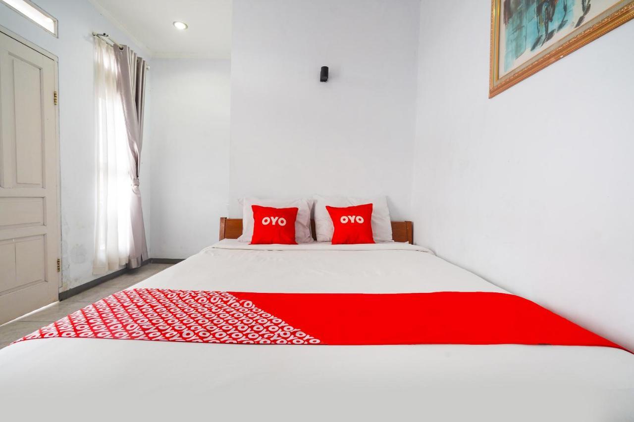 Oyo 91561 Gandhi Hotel บันดุง ภายนอก รูปภาพ