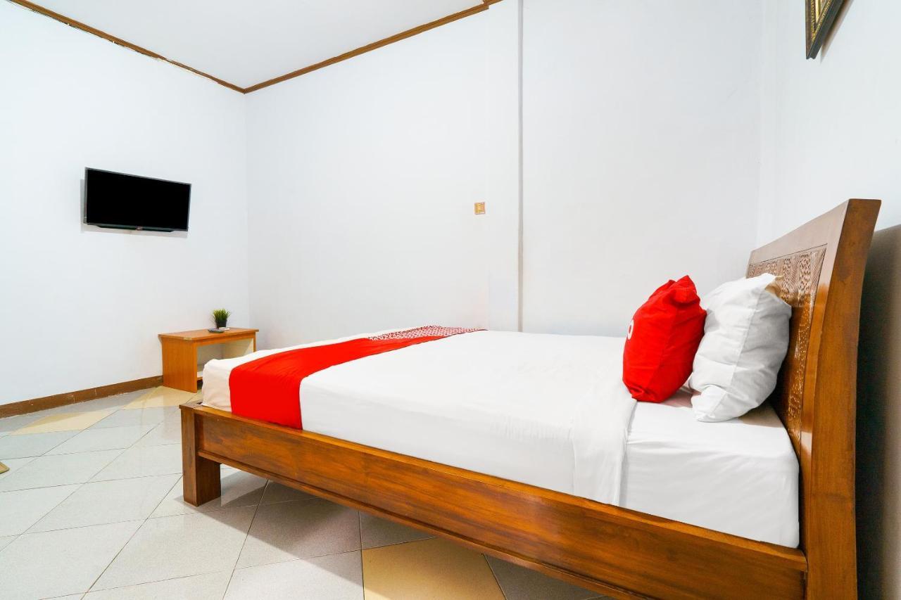 Oyo 91561 Gandhi Hotel บันดุง ภายนอก รูปภาพ