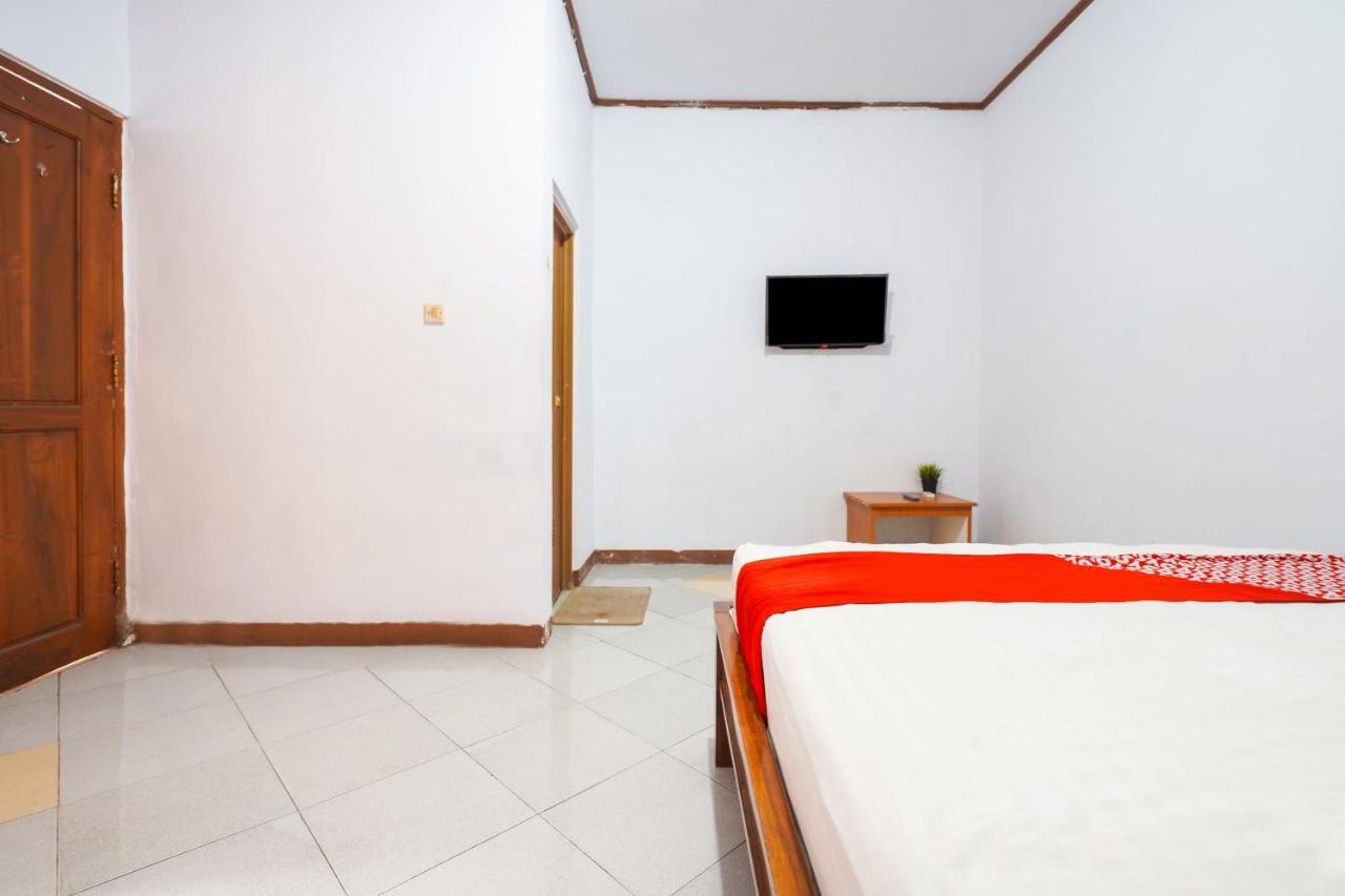 Oyo 91561 Gandhi Hotel บันดุง ภายนอก รูปภาพ