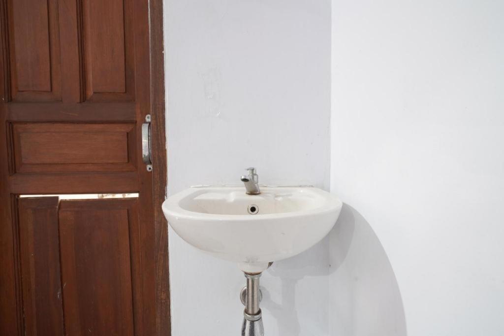 Oyo 91561 Gandhi Hotel บันดุง ภายนอก รูปภาพ