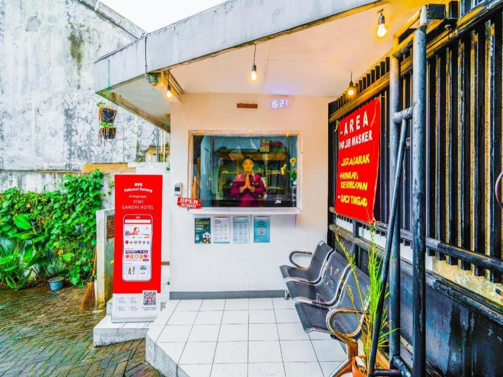 Oyo 91561 Gandhi Hotel บันดุง ภายนอก รูปภาพ